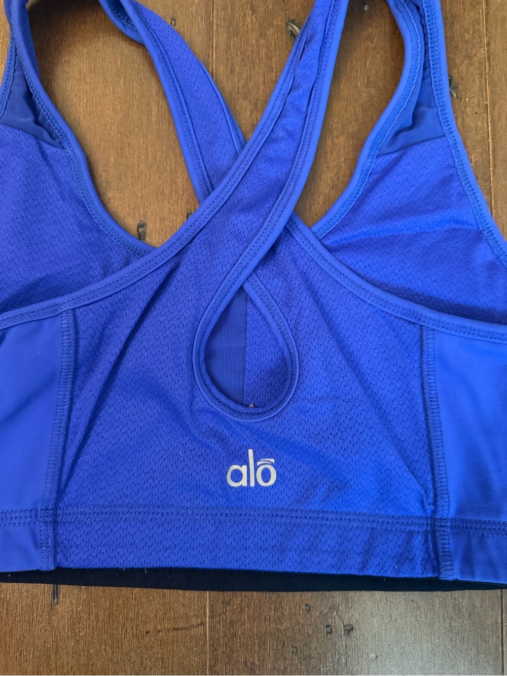 ALO Yoga Crossback Sports Bra - Picture 3 of 3